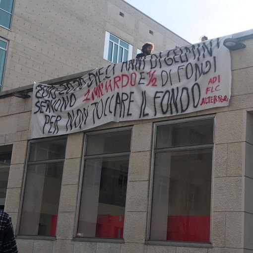 Inaugurazione anno accademico Politecnico di Torino, protesta degli studenti