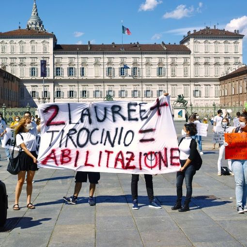 Protestano gli psicologi a Torino: sull’esame di abilitazione ignorati dal Ministero [FOTO]