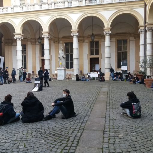la protesta degli studenti universitari