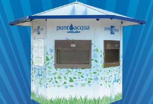 L'acqua frizzante del Punto Smat di corso Galileo si paga anche con il Pos