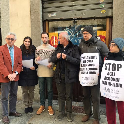 Radicali, flash mob contro il Decreto Sicurezza: “Diamo voce alle perplessità del presidente Mattarella”