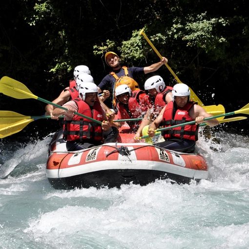 Stura River Village, ecco l'imperdibile offerta per il fine settimana: Rafting + Piscina + Burger Raft