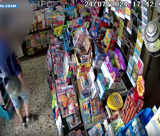 fotogramma di ripresa all'interno di una tabaccheria