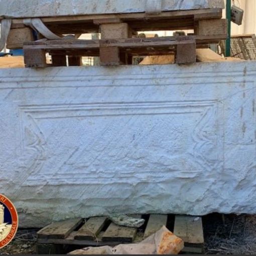 I Carabinieri restituiscono allo Stato prezioso sarcofago in marmo di epoca romana