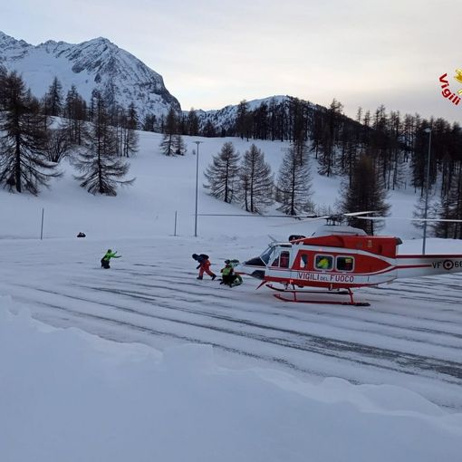 Elicottero vigili del fuoco a Sestriere