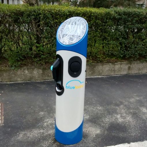 Mobilità elettrica a Torino, il M5S propone sgravi per installare le colonnine