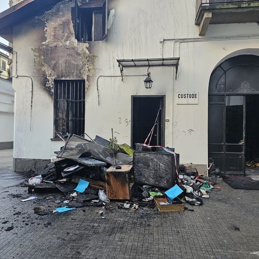 Un cortocircuito la probabile causa del rogo di corso Vittorio Emanuele