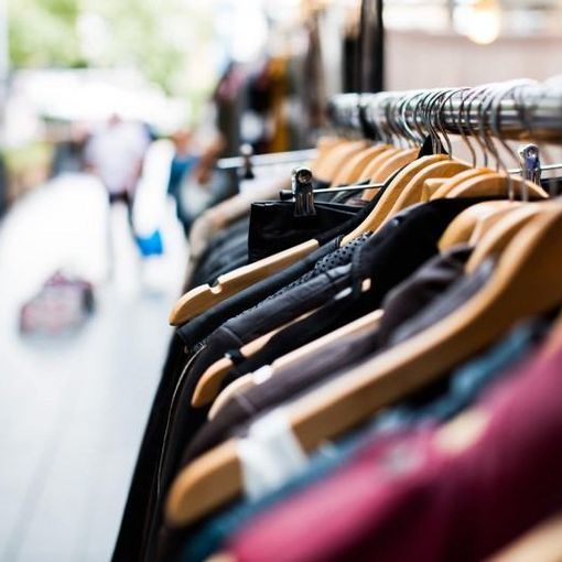 abbigliamento e saldi