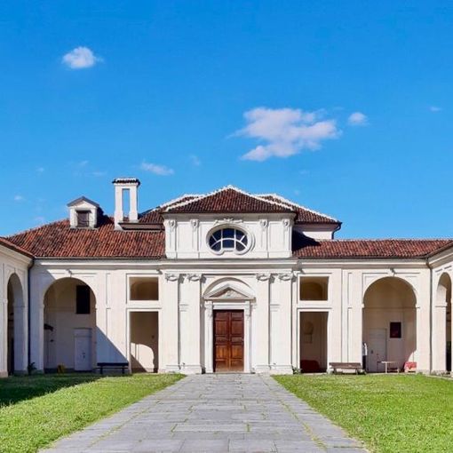Yoga al mattino, teatro e musica la sera: un mese di arte e benessere a San Pietro in Vincoli