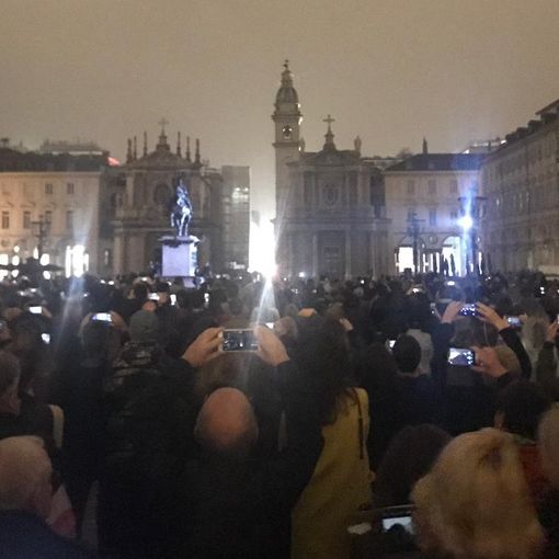 &quot;Miracola&quot;, la Luce d’Artista spegne piazza San Carlo [VIDEO]
