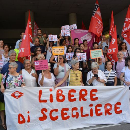 Manifestazione al Sant'Anna contro la stanza &quot;anti-aborto&quot;, ma Marrone insiste: &quot;Noi andiamo avanti&quot;