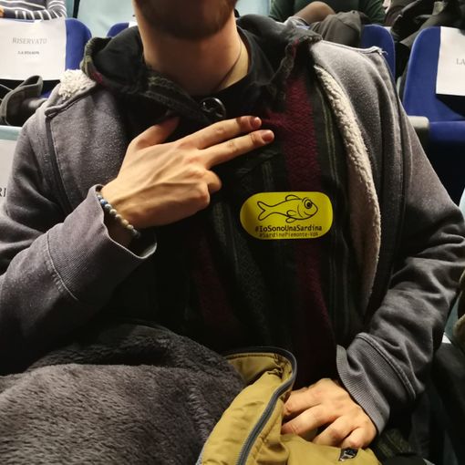 Sardine &quot;in Erba&quot;, dopo la piazza i manifestanti hanno scelto il teatro: &quot;Pensiamo se partecipare alle Comunali&quot; [FOTO]