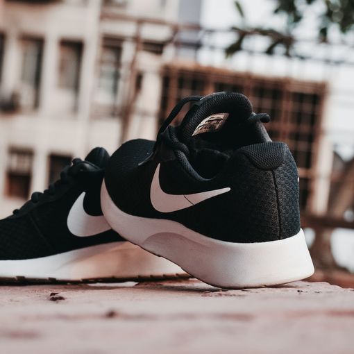 Sneaker e scarpe sportive di moda nel 2021