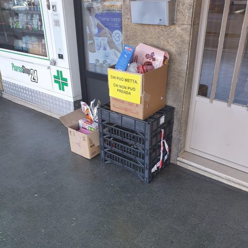 In via Onorato Vigliani la cassetta solidale per chi ha bisogno
