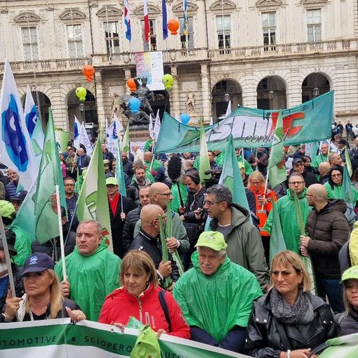 Fismic, Uglm e Associazione quadri sfilano fino al Comune