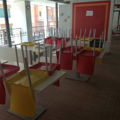 Scioperano i lavoratori della mensa al Borsellino, salta il pasto degli studenti del Poli