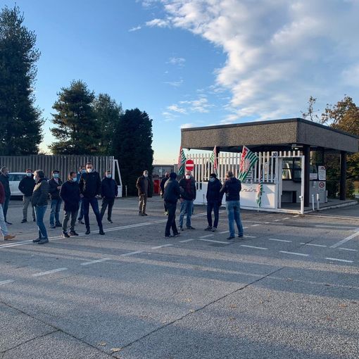 Lo sciopero che si è tenuto la scorsa settimana di fronte allo stabilimento