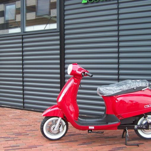 Lo scooter sharing elettrico arriva a Torino: il 4 settembre flash mob di lancio