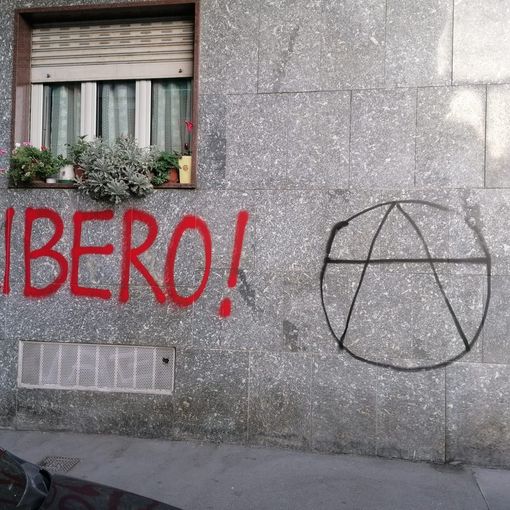 &quot;+Sionisti Morti&quot;: scritte contro Israele e la Polizia sui muri di Aurora