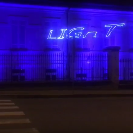 Anche Cuorgnè si è illuminata di blu per diffondere la consapevolezza sull'autismo (VIDEO)