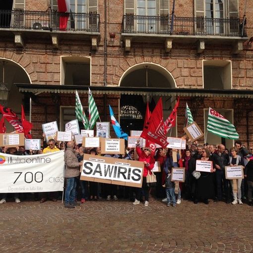 Italiaonline: mentre resta incerto il futuro della sede di Torino, proposto un piano di incentivazione di quasi 7 milioni del top management