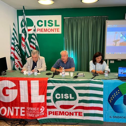 sindacalisti durante un incontro