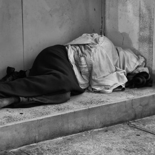 Appendino sui social: &quot;Niente daspo urbano per i senza tetto&quot;