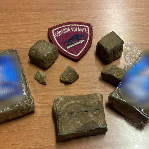 sequestro di droga su un tavolo