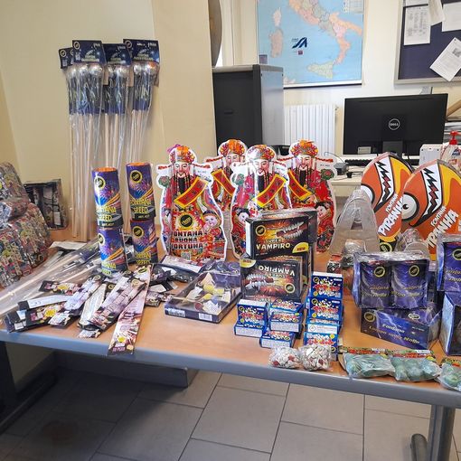fuochi d'artificio illegali