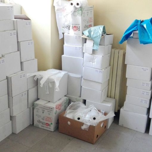&quot;Spacciatore&quot; di sacchetti e borse di plastica non biodegradabili multato di cinquemila euro