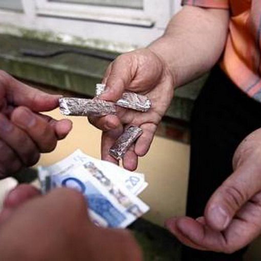 Arrestato un 28enne e denunciato il complice di 33 anni
