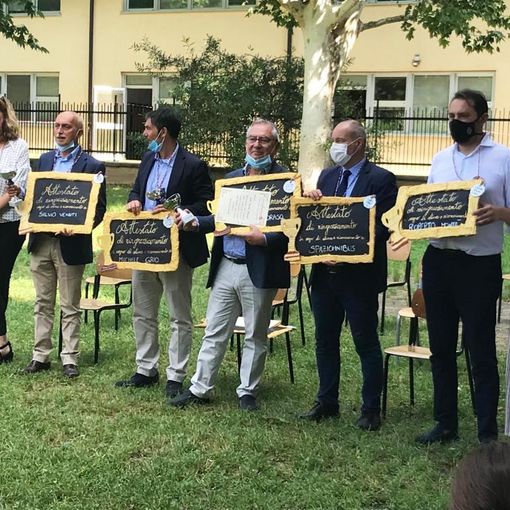 Dopo l'emergenza i piccoli ringraziano i medici della Asl To3 con giochi, canti e balli