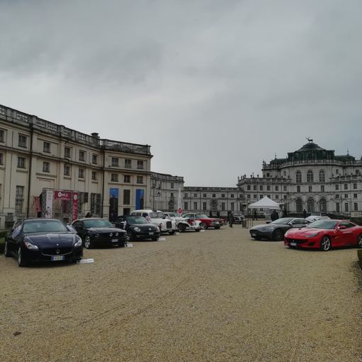 Stupinigi indossa l'abito da sposa