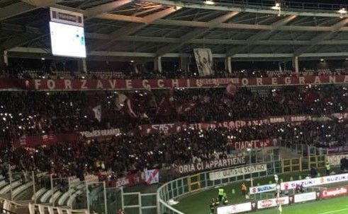 La curva granata in una foto di repertorio