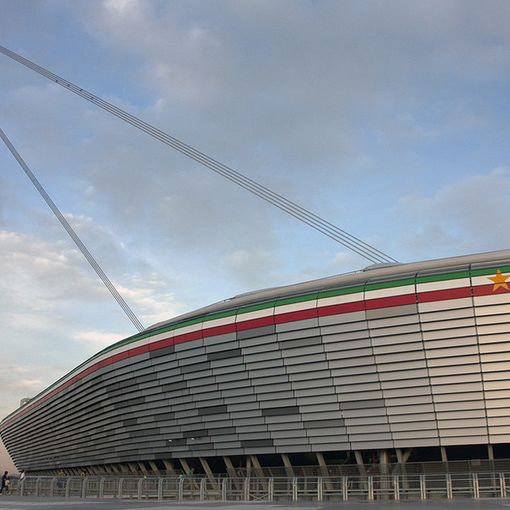 Stop a Juve-Milan, i tifosi rossoneri: &quot;Saremmo andati in pochi per i prezzi alti, ma di sicuro c'è un po' di timore. Potevano decidere prima&quot;