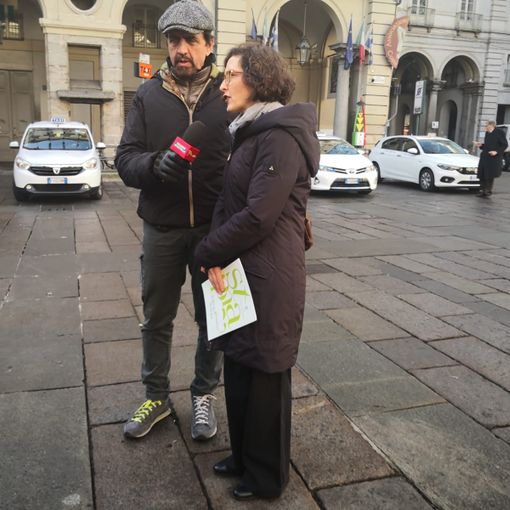&quot;Striscia la Notizia&quot; a Palazzo Civico: Staffelli &quot;bacchetta&quot; l'assessore Leon