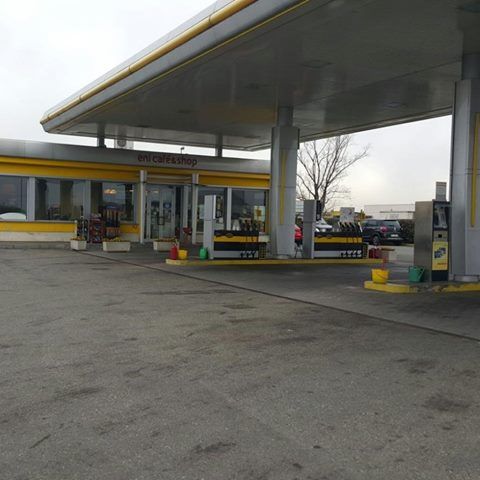 Alla stazione Eni di Chivasso lavaggio auto e mezzi pesanti a prezzi convenienti