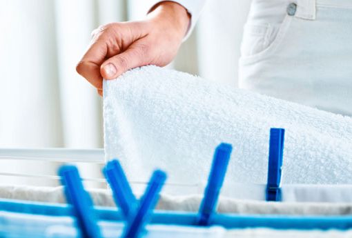Stendere il bucato in inverno: quali soluzioni adottare