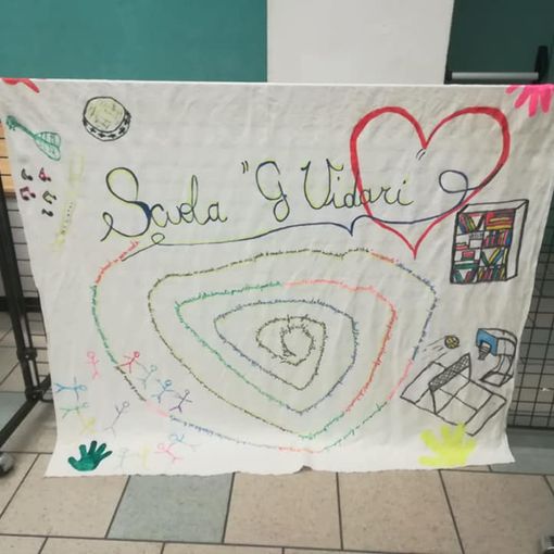 &quot;La Vidari c'è&quot;: così le famiglie chiamano a raccolta nuovi iscritti alla classe prima