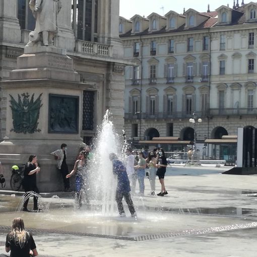 studenti piazza castello