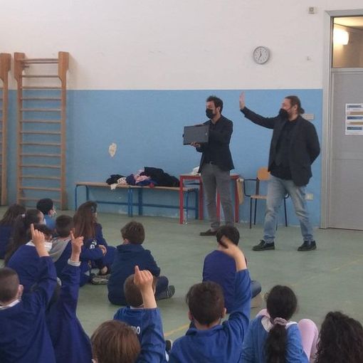 davide guida e studenti moncalieri