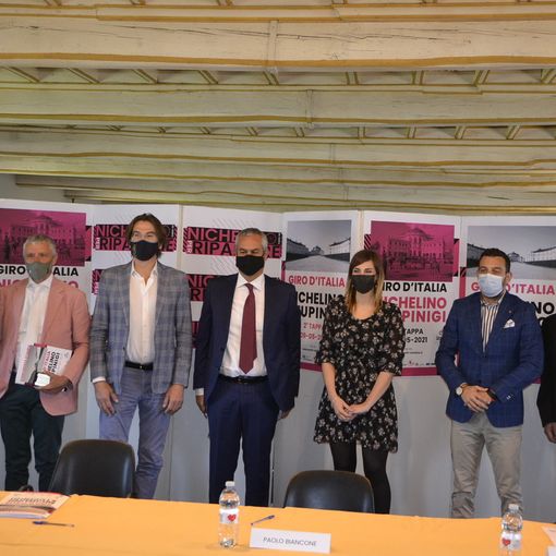 presentazione giro d'Italia a Stupinigi
