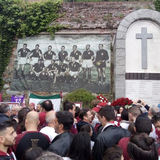 foto d'archivio 4 maggio granata