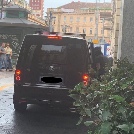 Tentato sequestro in piazza San Carlo: convalidato il carcere per i quattro arrestati