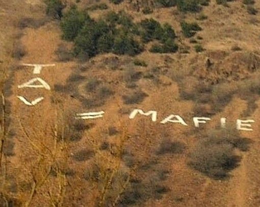 I No Tav ripristinano la scritta &quot;Tav=Mafie&quot; sul Musinè, i Radicali ne chiedono (nuovamente) la rimozione