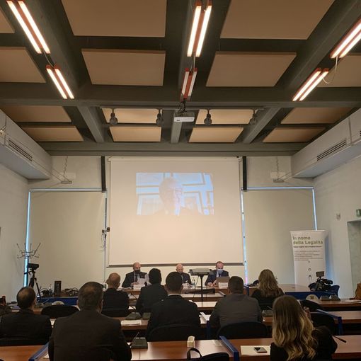 tavolo relatori conferenza gioco sicuro