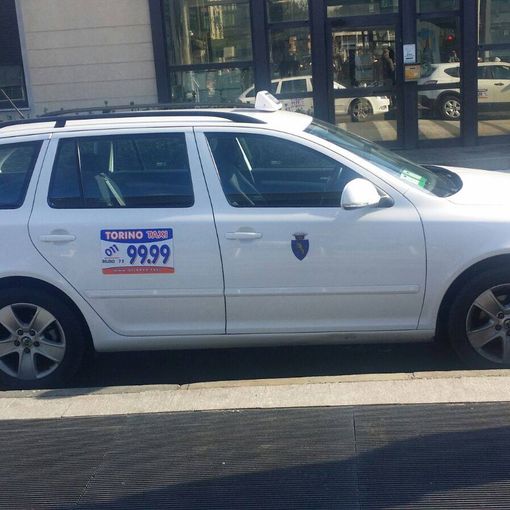 Con Torino Taxi 9999 il tuo brand viaggia sicuro per la città