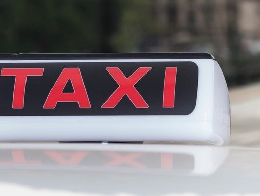 Esposto alla Procura dell'associazione As.Tu.Ta: &quot;Gli abusivi ormai sono quanti i taxisti con licenza, basta concorrenza sleale&quot;