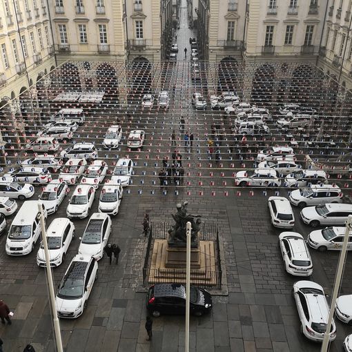 Coronavirus, a Torino i servizi igienici di Gtt a disposizione anche dei taxisti