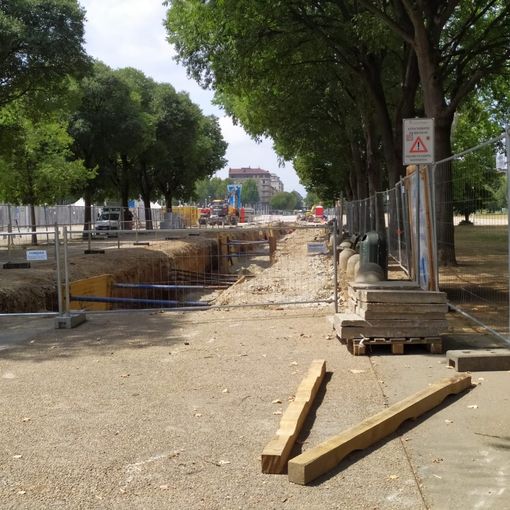 Piazza d'Armi “scoperchiata” per i lavori del teleriscaldamento
